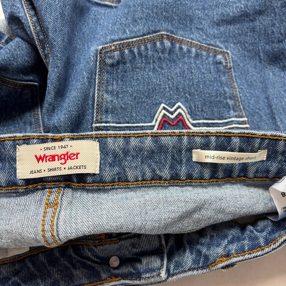 Vintage wrangler mid rise jean shorts - Picture 5 of 6